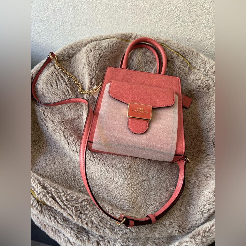 Coach Pink Leather Women's Bag
Price is firm🍀 Thank you 🙏💕 - Picture 8 of 8
